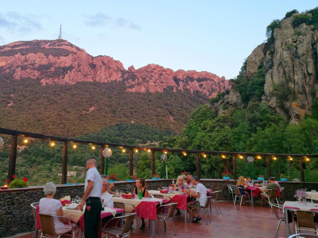 Hotel Sant'Elene Доргалі Екстер'єр фото